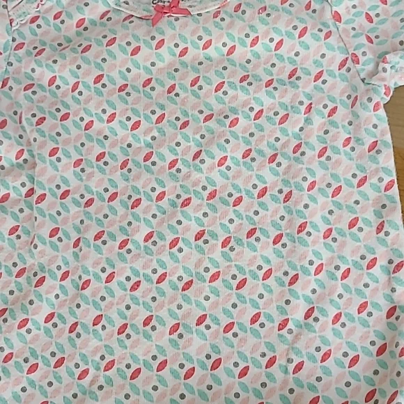 (4) Bodysuits 6m - Picture 6 of 8